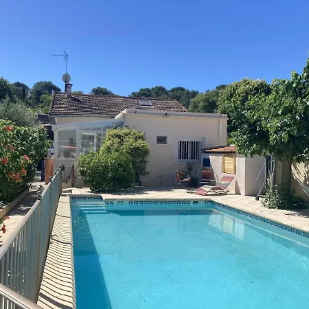 Hébergement de vacances Maison De Avec Piscine